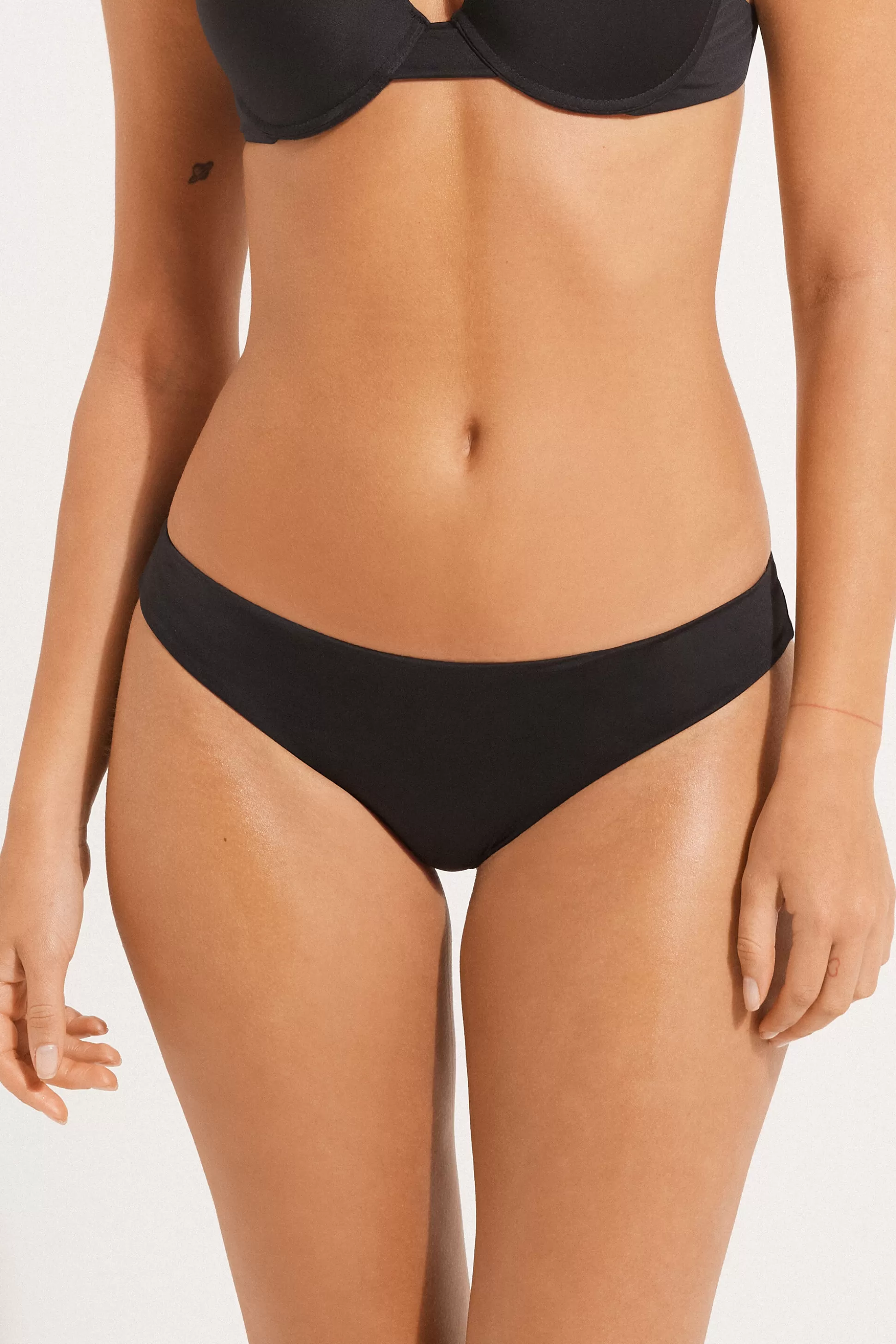 Tezenis Plain Cheeky Bikini Bottoms - Brazilian Cut - Women | black New