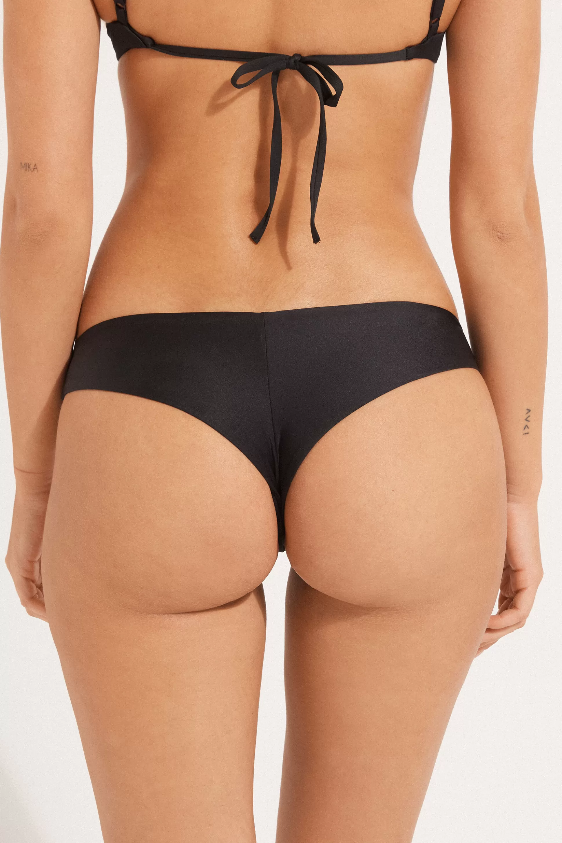 Tezenis Plain Cheeky Bikini Bottoms - Brazilian Cut - Women | black New